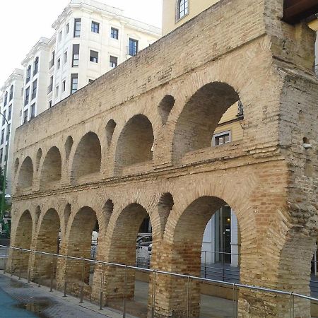 Apartamento Acogedor, Excelente Ubicacion, 10 Min Centro Apartman Sevilla Kültér fotó