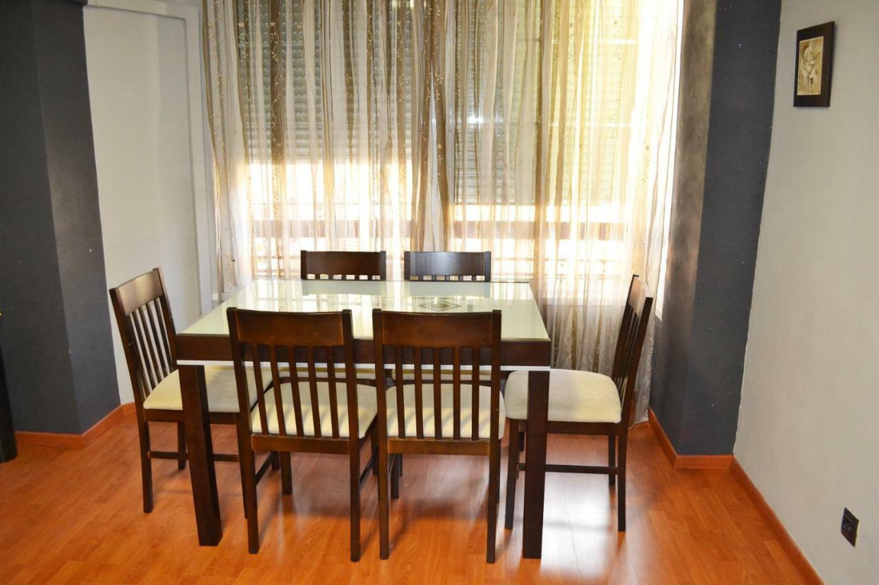 Apartamento Acogedor, Excelente Ubicacion, 10 Min Centro Apartman Sevilla Kültér fotó