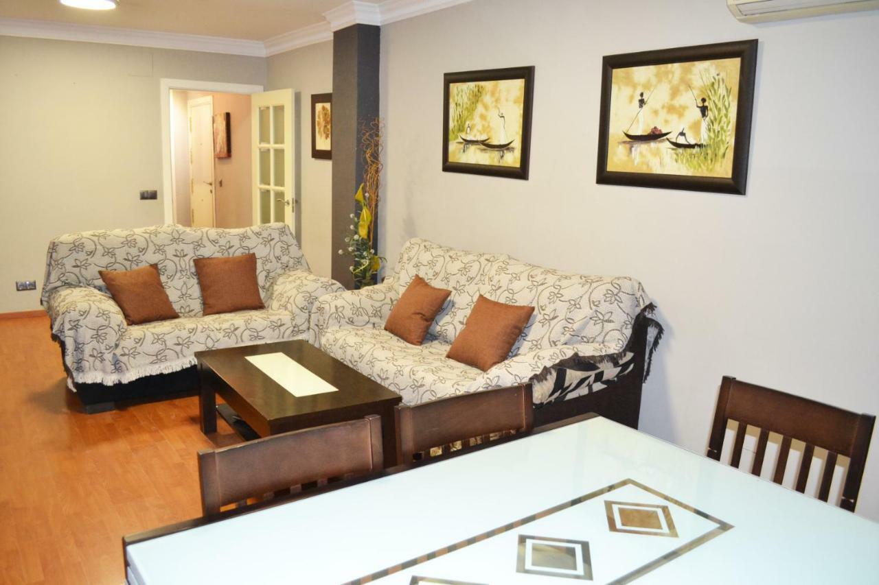 Apartamento Acogedor, Excelente Ubicacion, 10 Min Centro Apartman Sevilla Kültér fotó