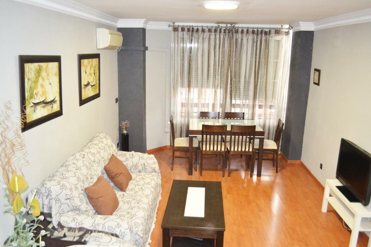 Apartamento Acogedor, Excelente Ubicacion, 10 Min Centro Apartman Sevilla Kültér fotó